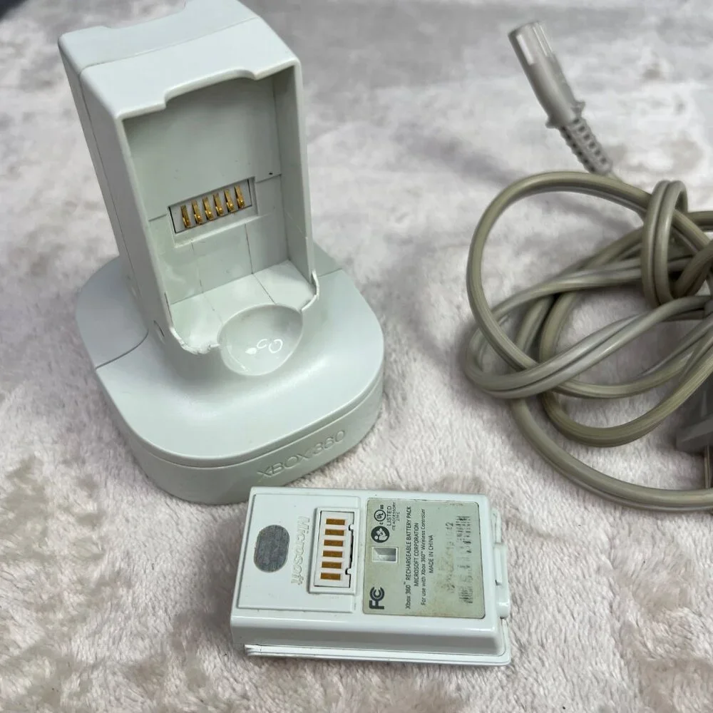 XBox 360 Quick Charge Kit with Battery Power Cord Gray X801981 Working